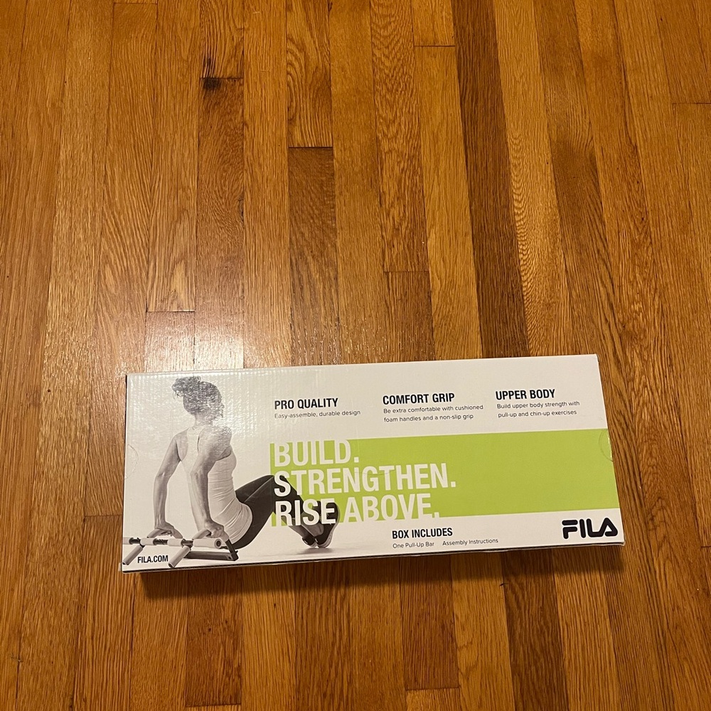 New In Box Fila Pull - Up Bar